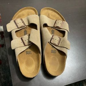 Birkenstock Arizona Sandals Size 39 (Men’s 8-8 1/2)
